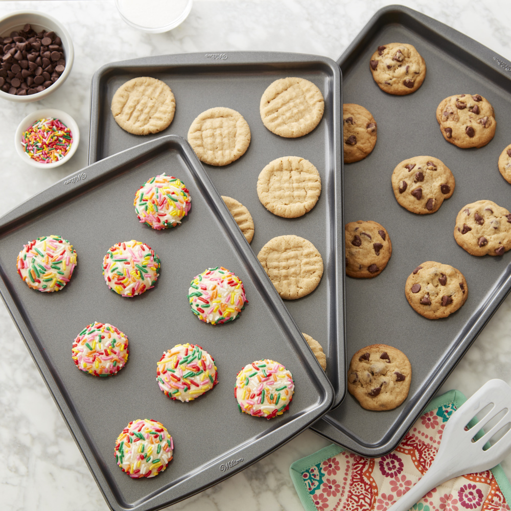  Baking and Cookie Sheets